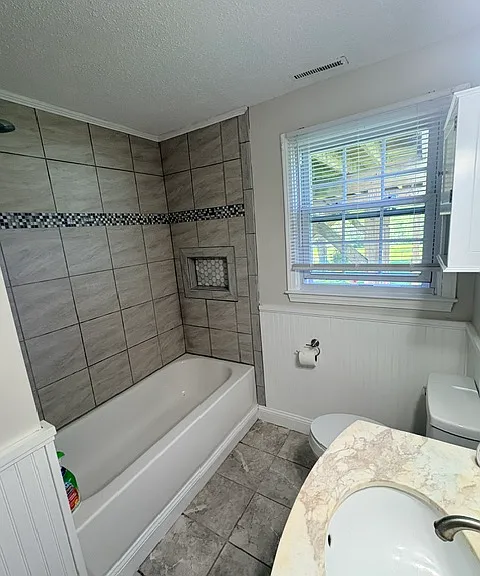 1147 S Curtis St — Photo 5
