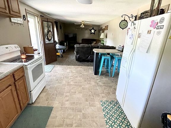5th image of 768 Lynn Ave