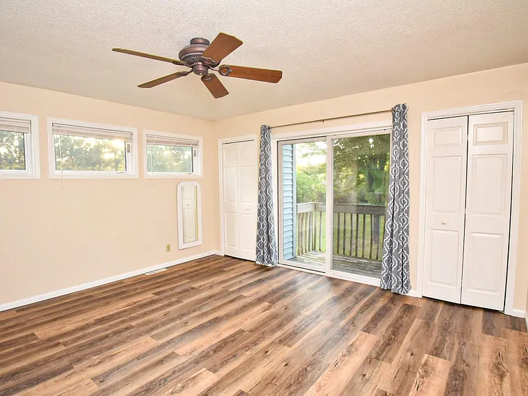 2501 Thomas Ct — Photo 16