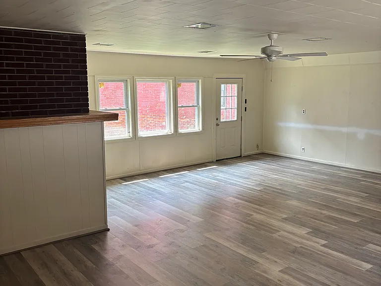 722 S Main St — Photo 7