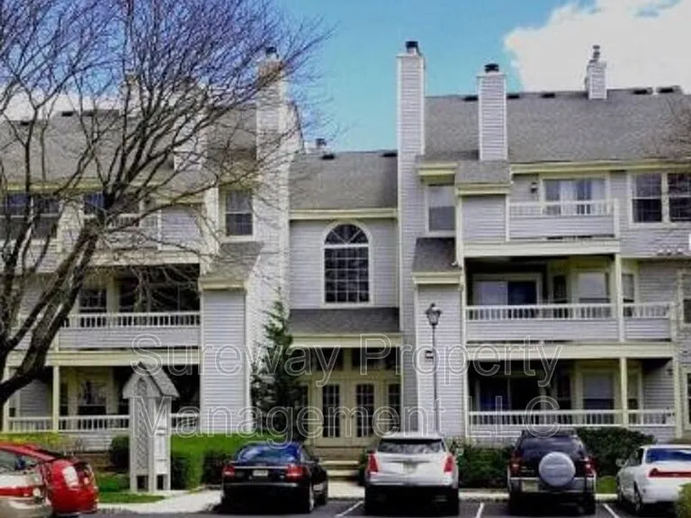 108 Lowell Ct #5 — Photo 1