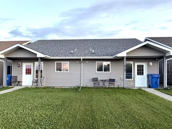 4705 & 4707 61st Ave, Vegreville, AB T9C 1K5