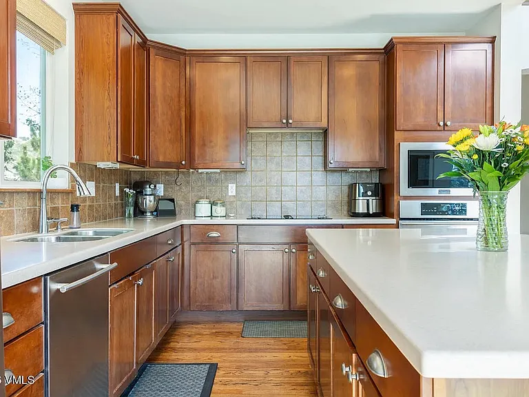 250 Greenhorn Ave — Photo 5