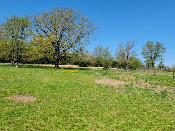 Madison St #2340, Huntsville, AR 72740