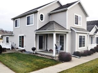 3802 Water View Ct SW, Cedar Rapids, IA 52404