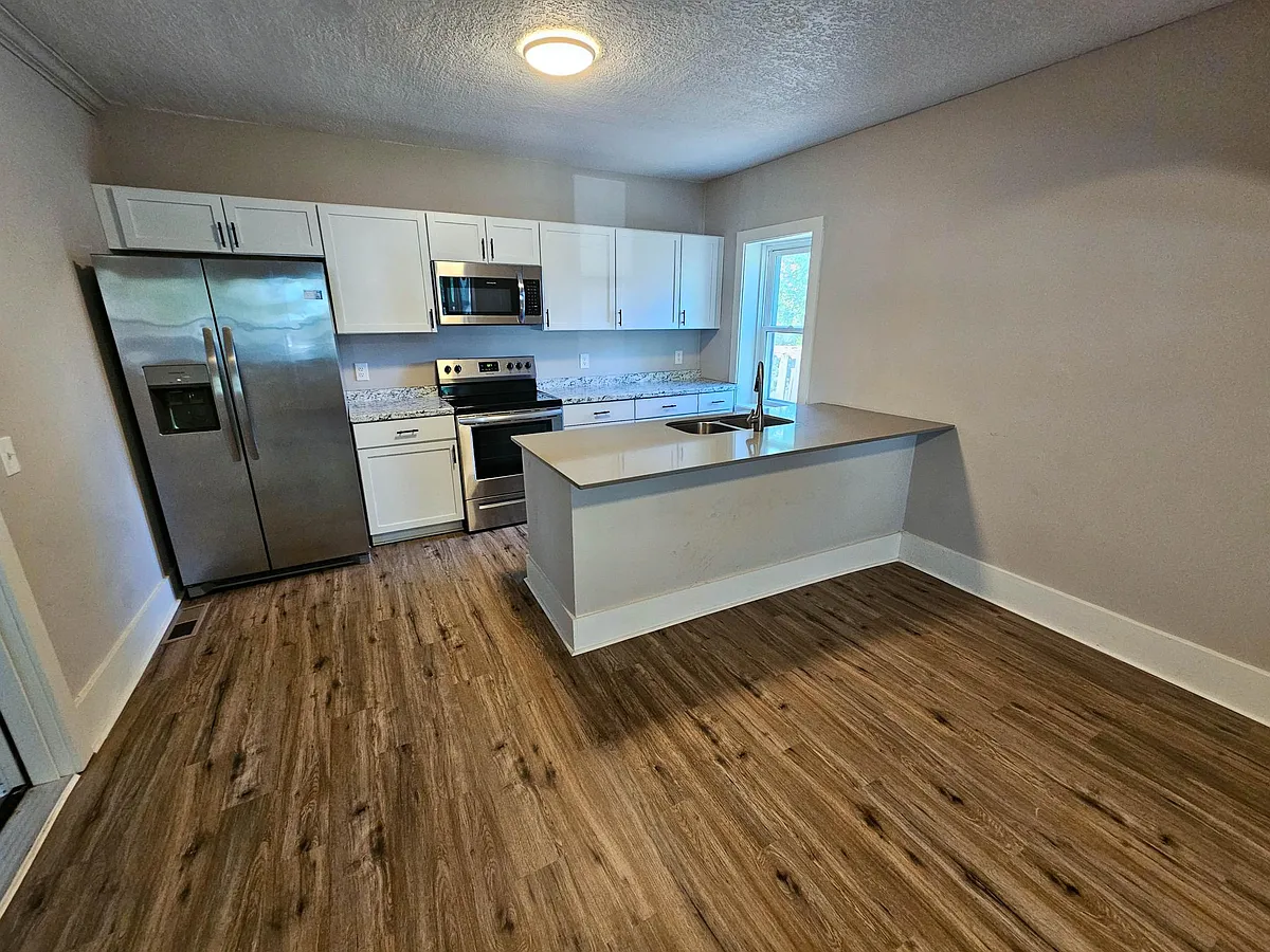 Building Photo - 32 N Vine St #3