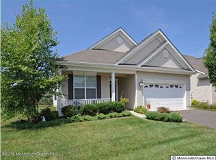 7 Palomino Dr, Manalapan, NJ 07726