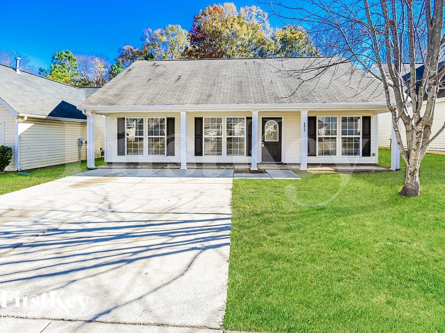 3 bed, 2.0 bath, 1200 sqft, $2,380 — Photo 1