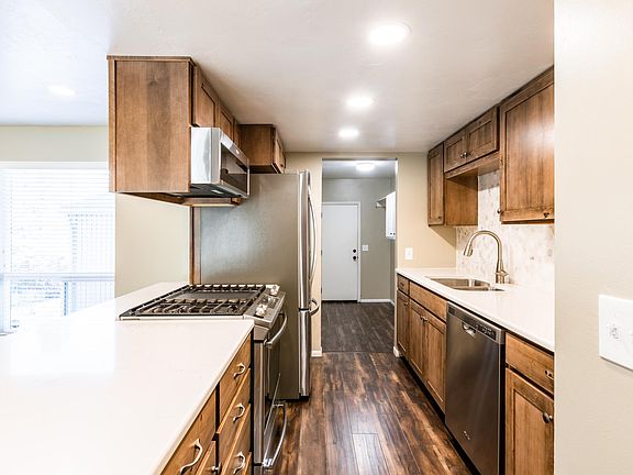 5th image of 8576 S Mesa Dr