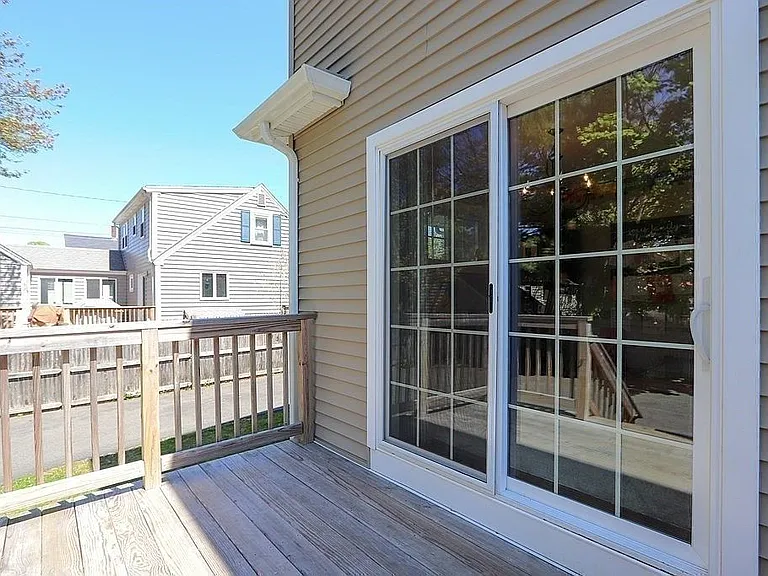 214 Shaw St — Photo 7