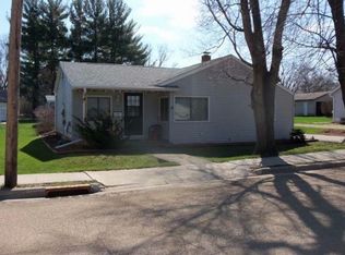 405 S 10th St, Oregon, IL 61061