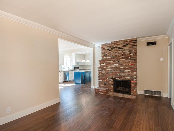 3rd image of 11269 Culver Park Dr