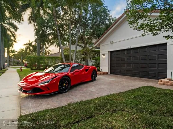 950 Marina Dr, Fort Lauderdale, FL 33327