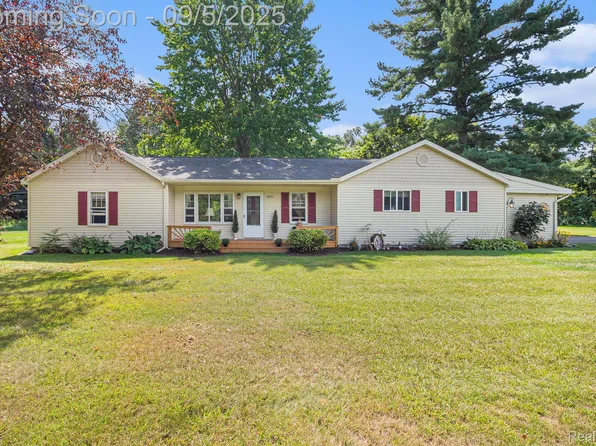 2895 Norton Rd, Howell, MI 48843