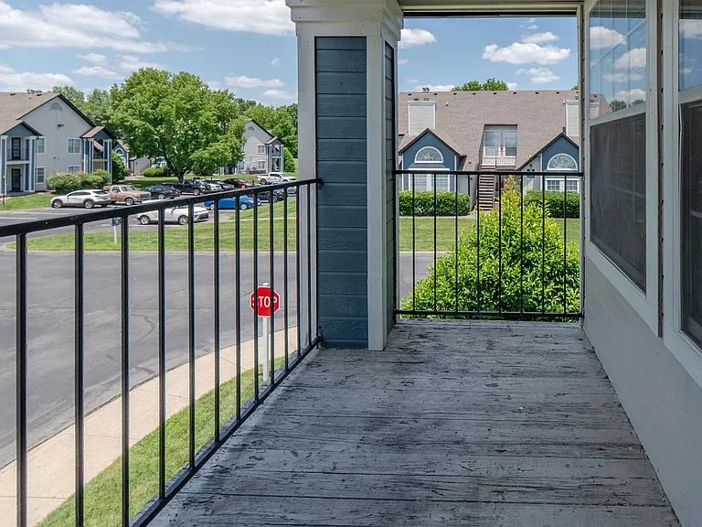 Summerlake Apartments — Photo 109