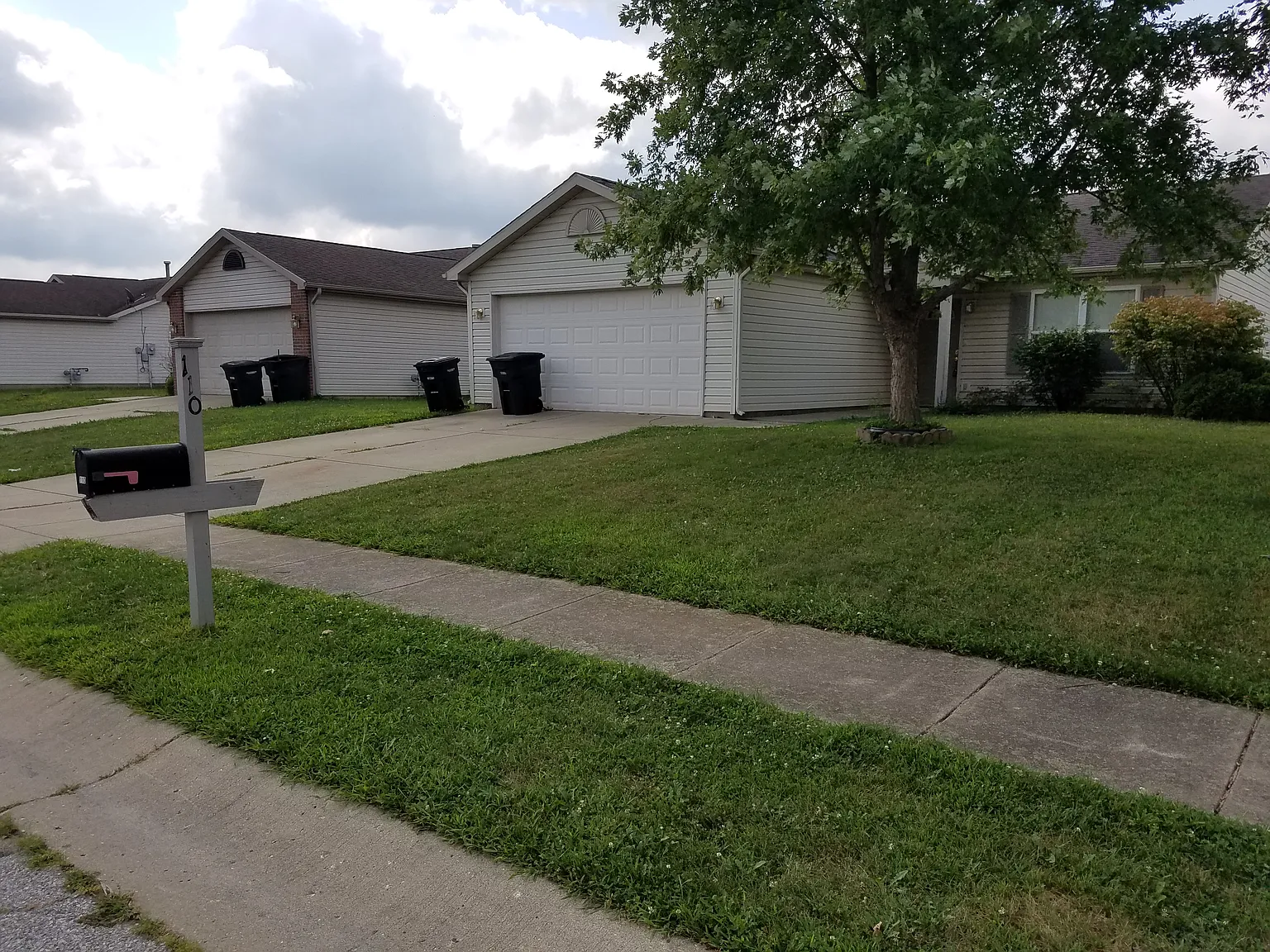3 bed, 1250 sqft, $1,700 — Photo 2