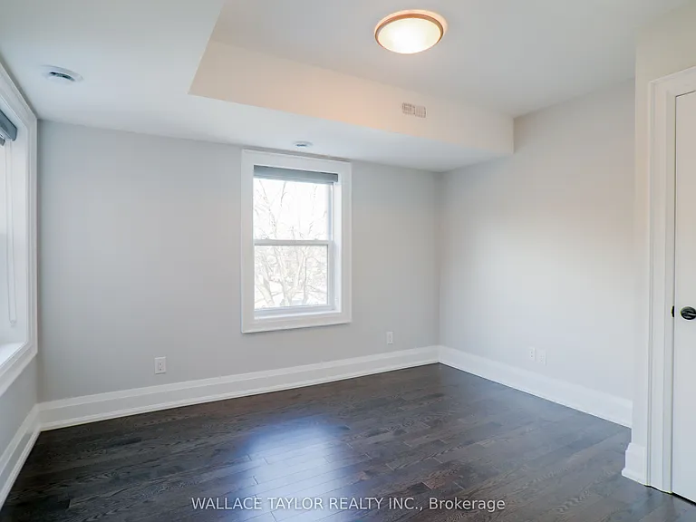 148 Carlaw Ave #UPPER — Photo 9