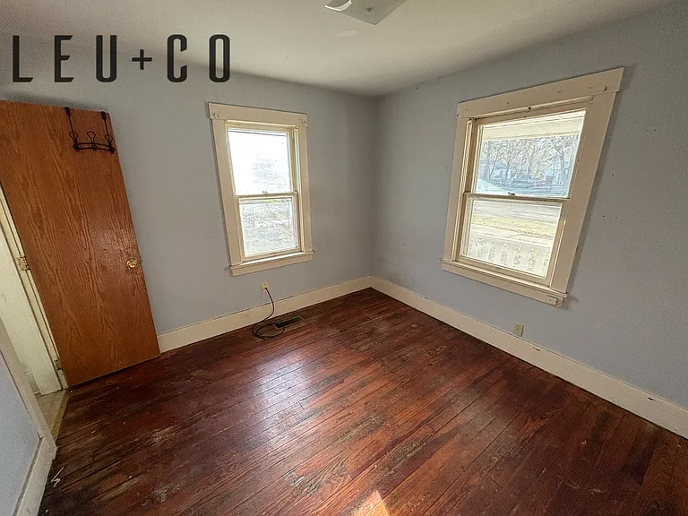 304 E 8th Ave — Photo 4