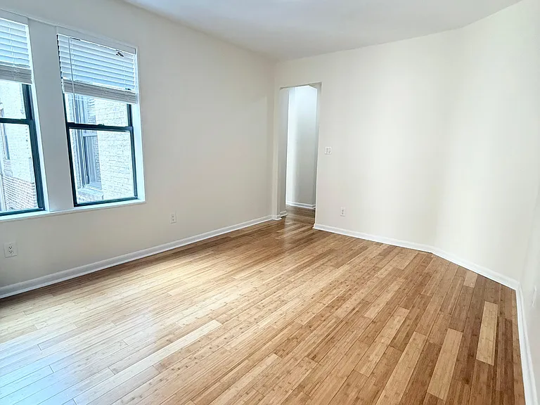 241 Central Park N #51 — Photo 3