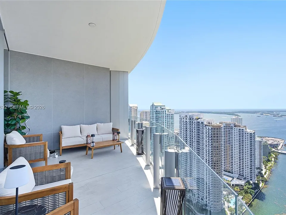 300 Biscayne Boulevard Way #4007W