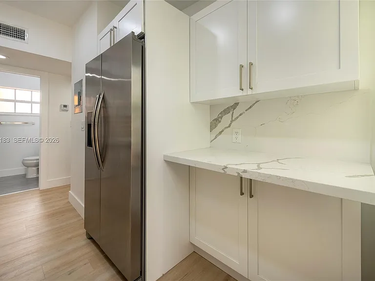 809 NE 17th Ave #4 — Photo 11