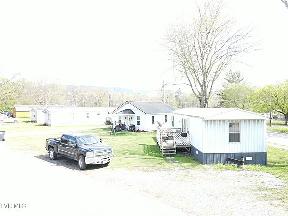 3rd image of 2828 4th Ave E