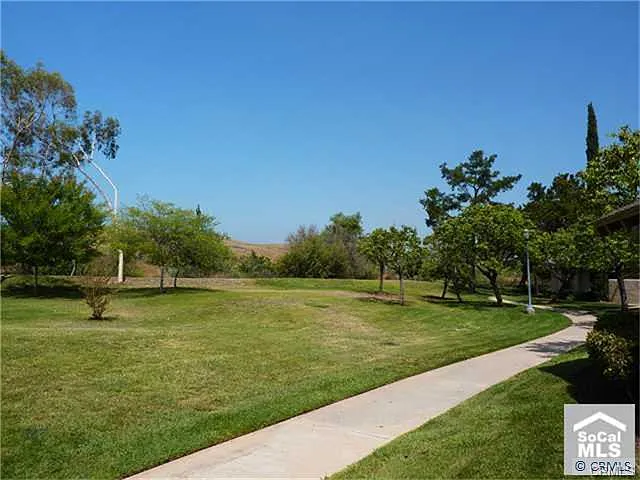 2 bed, 957 sqft, $3,300 — Photo 4