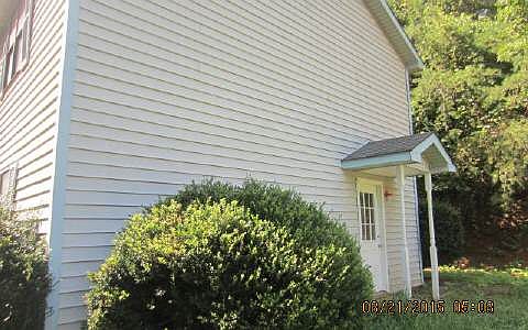 5th image of 104 Woodhaven Dr #B