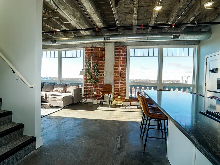 217 N Locust St #6A — Photo 4