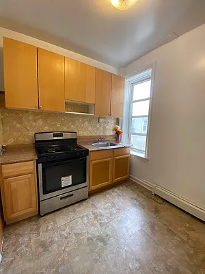 Rented by The Brokerage Group LLC | media 27