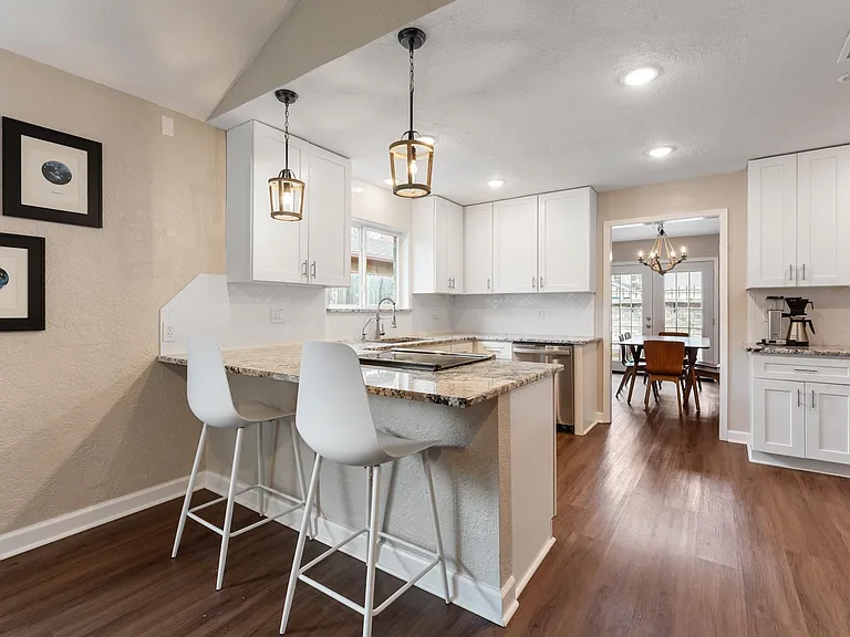 2907 Broadmoor Dr — Photo 12
