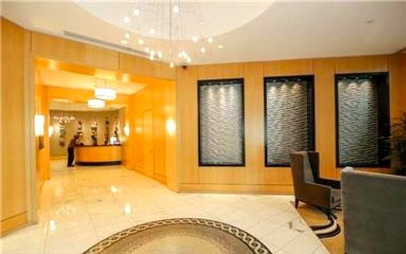 Lobby & Concierge Desk