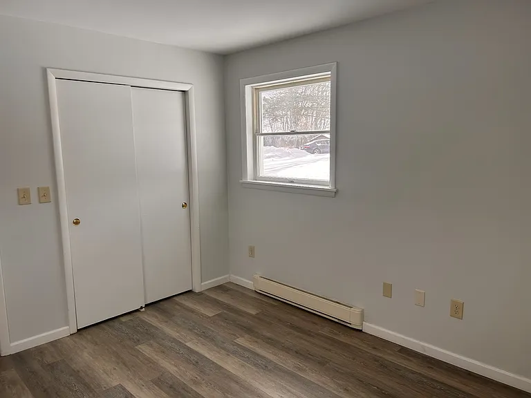114 Woodview Ln — Photo 3