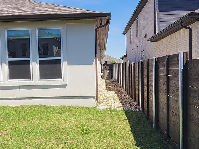 716 Leeward Pass — Photo 23