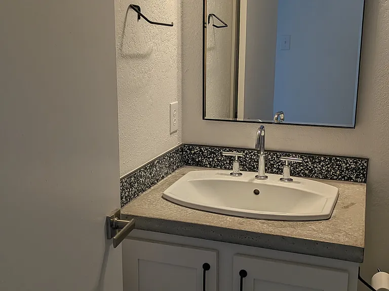 116 Bellair Dr — Photo 16