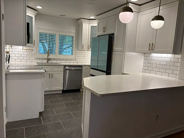 4 bed, 1378 sqft, $3,195 — Photo 4