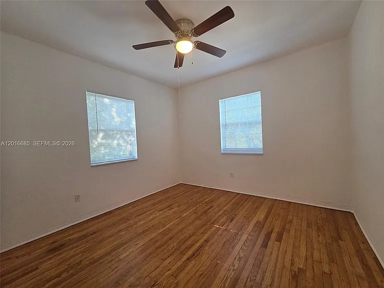 781 SW 11th St #3 — Photo 8