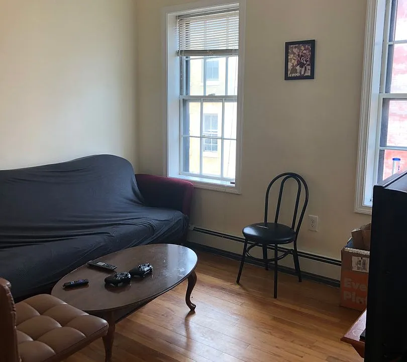 28 Phillips St #3