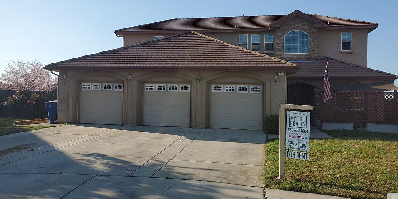 2nd image of 2876 Atchison Ave