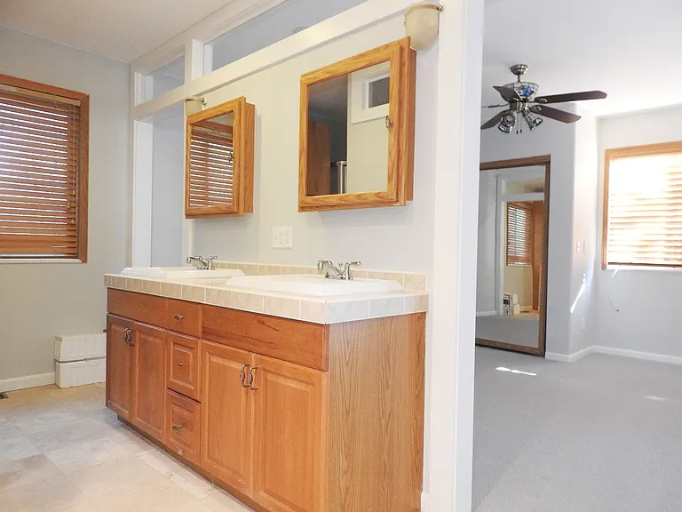 760 Oneida St — Photo 12
