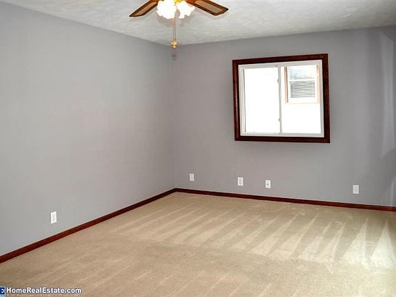 3rd image of 137 W Dawes Ave