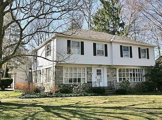 1994 Laurel Hill Dr, South Euclid, OH 44121