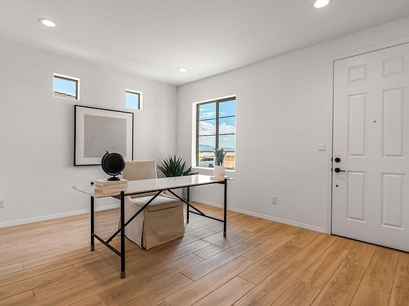 4th image of 3008 Donita Ln NE