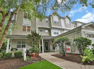 121 Viewpoint Ter, Peekskill, NY 10566