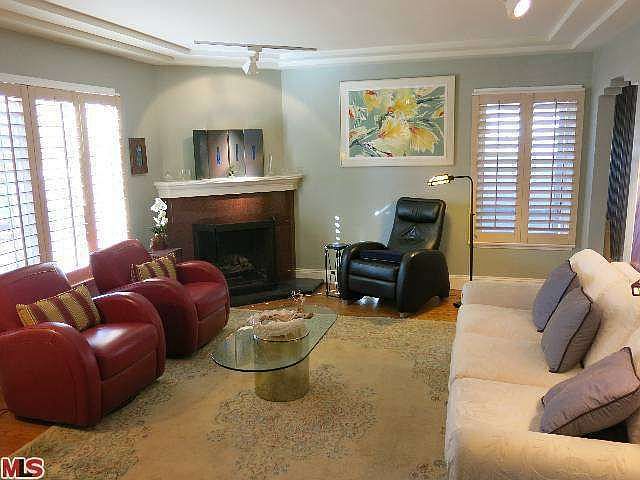 1st image of 1048 Pine St