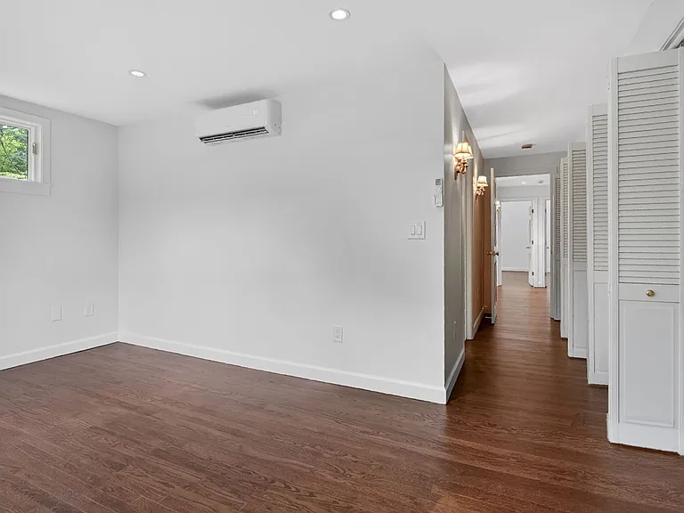 22 Bryden Ter — Photo 18