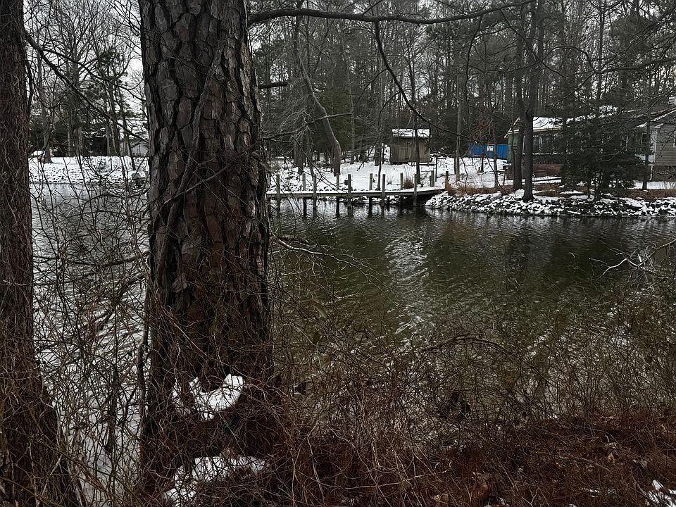 2nd image of 1415 Fairport Rd