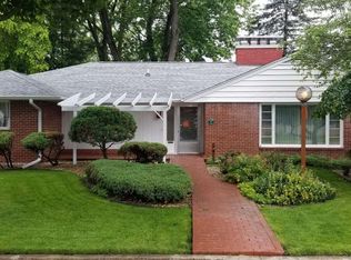 419 Assembly Pl, Dixon, IL 61021