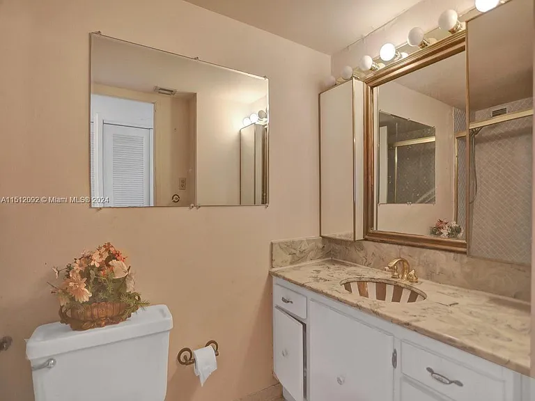 18051 Biscayne Blvd #304 — Photo 20