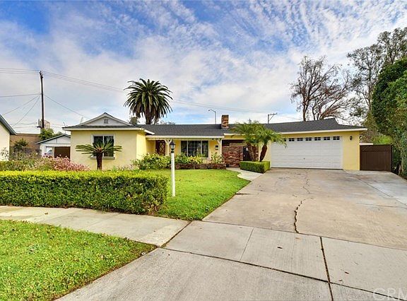 5th image of 402 W Park Ln